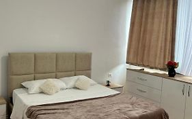 Kristal Room A